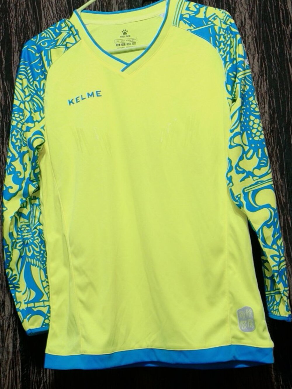 Neon Yellow Kelme long-sleeve soccer goalkeeper jersey Size 12
